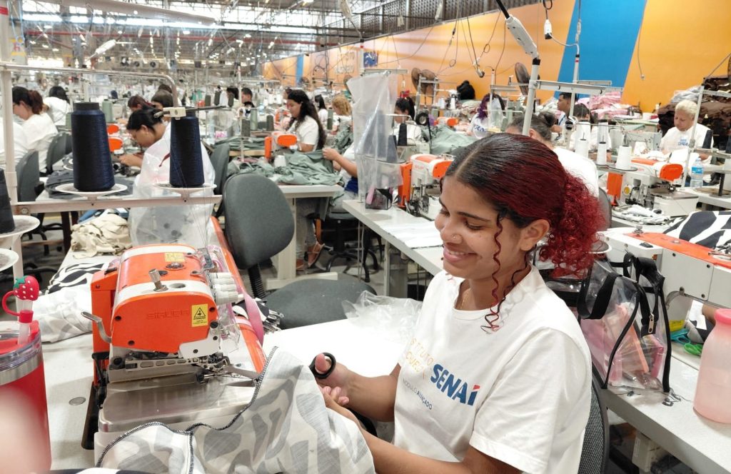Guararapes e SENAI-RN formam mais de 2,5 mil pessoas para a indústria com o projeto Trilhando com Fios